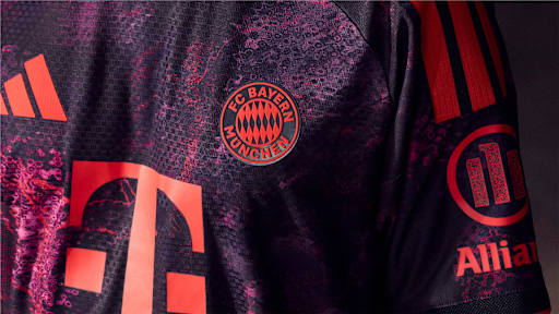 Detailfoto des neuen CL-Trikots des FC Bayern