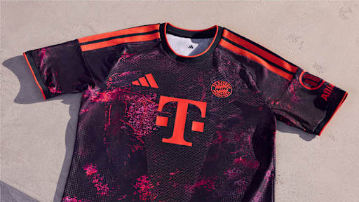 Detailfoto des neuen CL-Trikots des FC Bayern