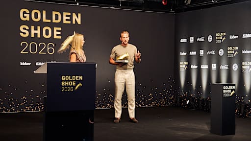 Harry Kane spricht bei der Verleihung des Goldenen Schuhs