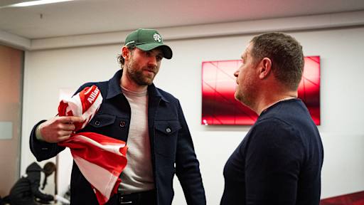 Leon Draisaitl und Max Eberl im Gespräch
