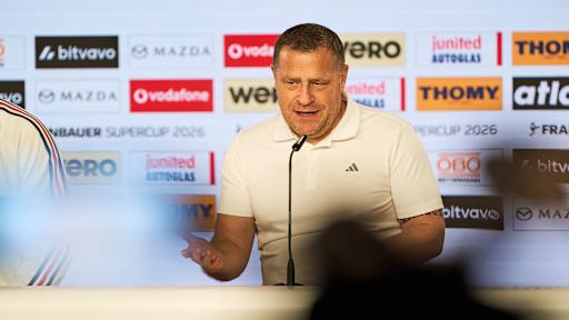 Max Eberl spricht im Pressetalk vor dem Supercup gegen Dortmund.