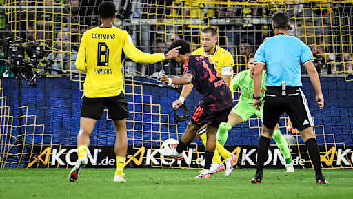 Nathaniel Brown trifft zum 1:0 während des Franz Beckenbauer Supercups 2026 zwischen Borussia Dortmund und dem FC Bayern