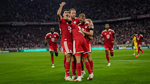 Aleksandar Pavlović, Harry Kane und Co. jubeln während des Heimspiels des FC Bayern in der Champions League gegen FK Bodø/Glimt