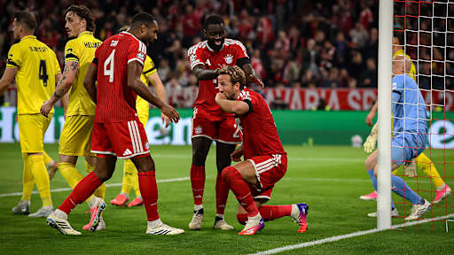 Harry Kane küsst seine Faust beim Jubel während des Heimspiels des FC Bayern in der Champions League gegen FK Bodø/Glimt