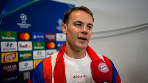 Manuel Neuer beim Interview nach dem Auftaktsieg des FC Bayern in der Champions League gegen FK Bodø/Glimt