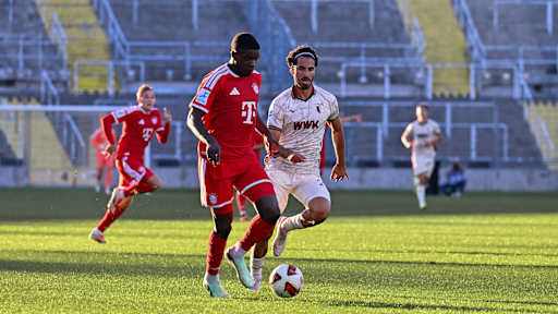 Bastian Assomo im Dribbling.
