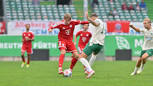 Artur Degraf im Zweikampf mit Yannick Scholz.