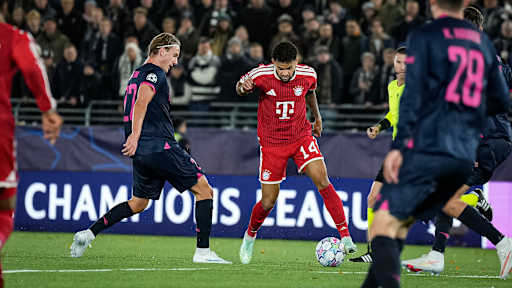 Luis Díaz im Zweikampf während des Auswärtsspiels des FC Bayern in der Champions League bei Viking Stavanger