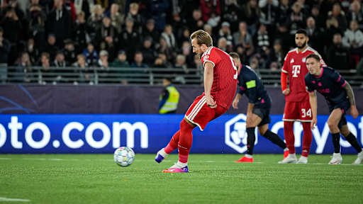 Harry Kane trifft vom Elfmeterpunkt während des Auswärtsspiels des FC Bayern in der Champions League bei Viking Stavanger