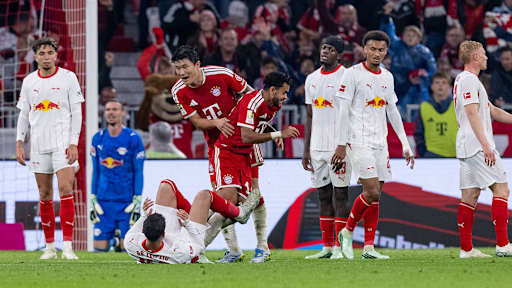 Luis Diaz startet seinen Jubelauf nach dem 6:0 im Bundesliga-Topspiel zwischen dem FC Bayern und RB Leipzig.