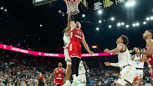 Andi Obst Layup