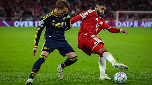 Ismael Saibari mit Ball am Fuß während des Champions League-Heimspiels des FC Bayern gegen den FC Arsenal