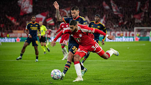 Ismael Saibari im Zweikampf während des Champions League-Heimspiels des FC Bayern gegen den FC Arsenal