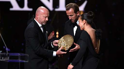 Harry Kane wurde bei der Ballon d'Or-Gala als treffsicherster Stürmer ausgezeichnet.