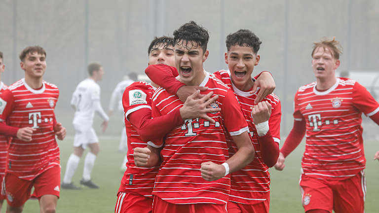 FC Bayern U19, Jubel, Aleksandar Pavlovic, Yousef Qashi