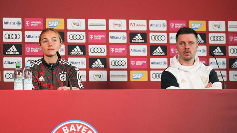 FC Bayern Women Alexander Straus and Glódís Viggósdóttir