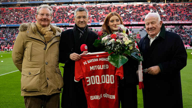 FC Bayern 300,000 members