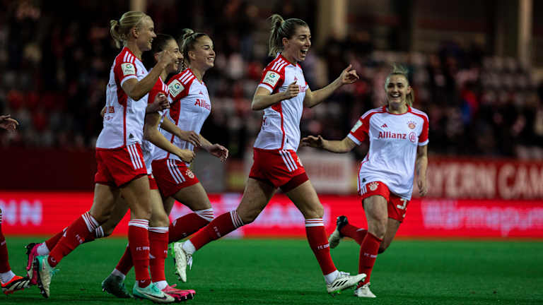 FC Bayern Frauen gegen den SC Freiburg