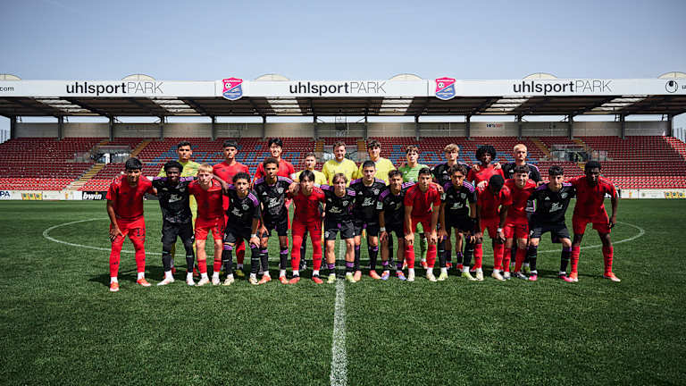 FC Bayern World Squad vs. Bayern U19s