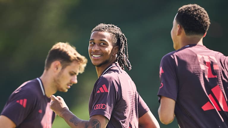 Michael Olise training with FC Bayern