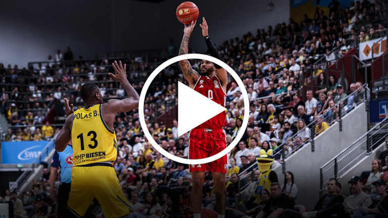 Nick Weiler-Babb und der FC Bayern Basketball mussten sich gegen die MHP Riesen aus Ludwigsburg geschlagen geben.