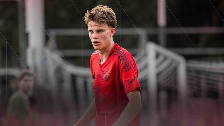 Jonathan Asp Jensen hat seinen Vertrag beim FC Bayern verlängert.