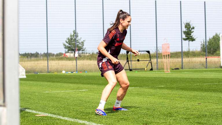 Sarah Zadrazil Training FC Bayern Women
