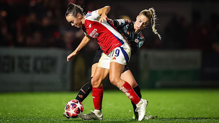 Giulia Gwinn, im Auswärtsspiel der FC Bayern Frauen beim FC Arsenal