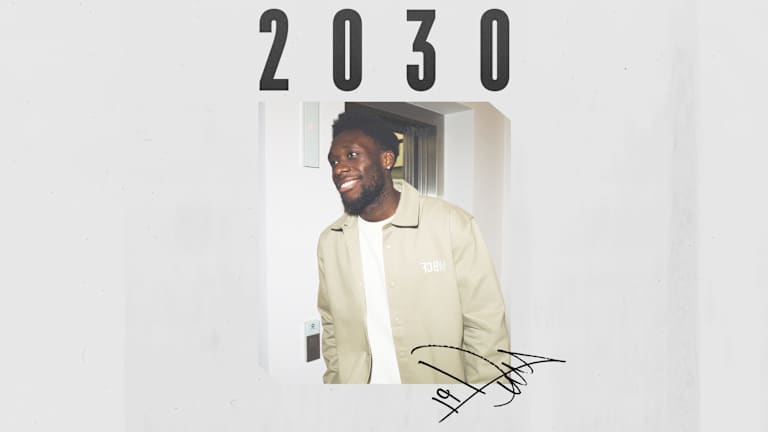 Alphonso Davies en la portada de un álbum