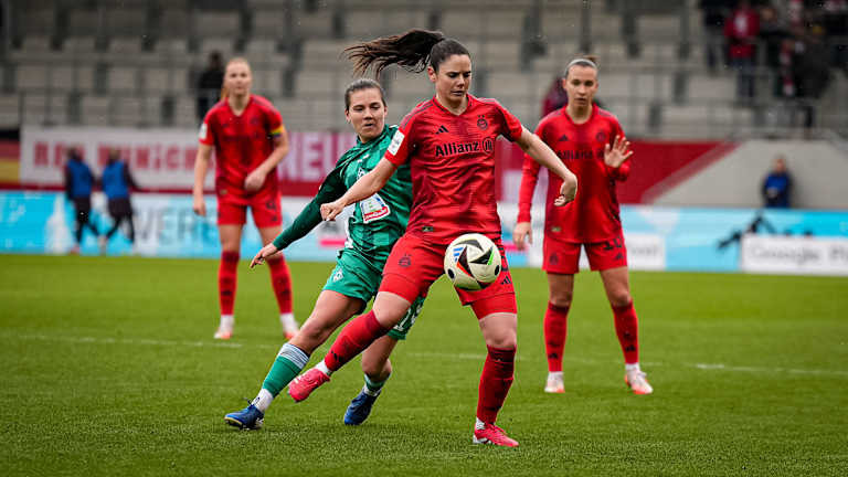 Sarah Zadrazil im Heimspiel der FC Bayern Frauen gegen den SV Werder Bremen