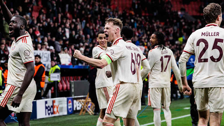 Joshua Kimmich jubelt im Champions League-Trikot gegen Leverkusen