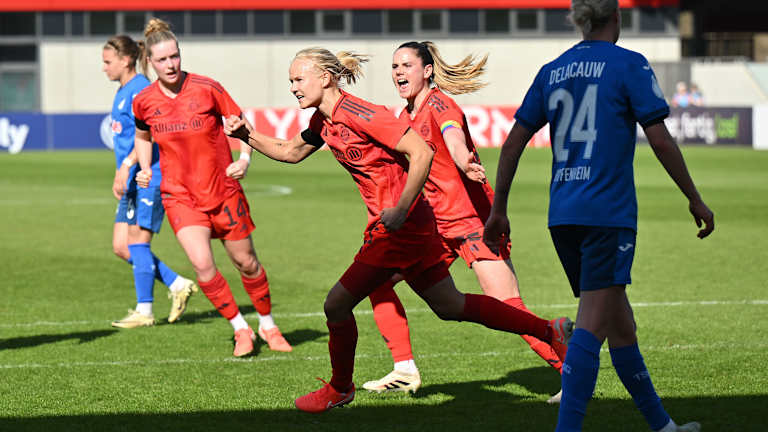 Pernille Harder jubelt über ihr Tor im Pokalhalbfinale gegen Hoffenheim.
