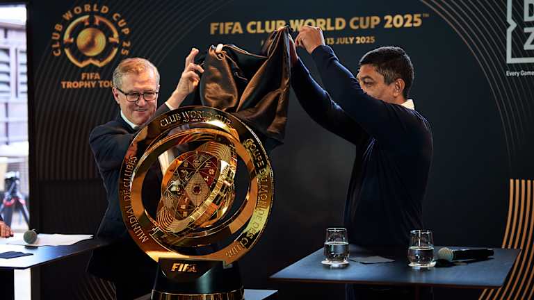 Jan-Christian Dreesen and Giovane Elber unveiled the FIFA Club World Cup trophy at FC Bayern World.