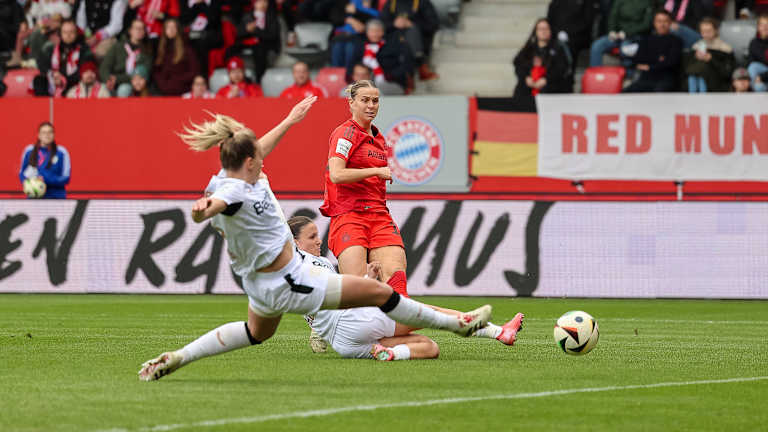 Klara Bühl trifft zum 1:0.