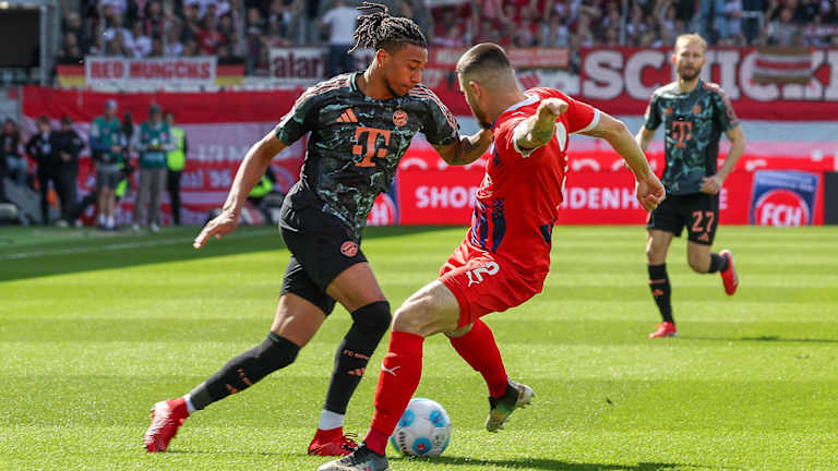 Szene aus dem Spiel zwischen dem 1. FC Heidenheim und dem FC Bayern