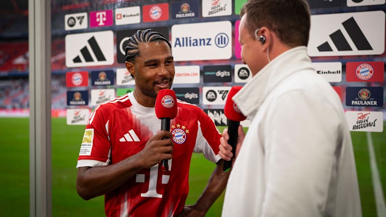 Serge Gnabry spricht im Interviews