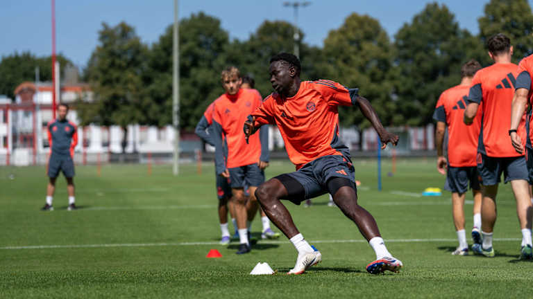 Bajung Darboe im Training der FC Bayern Amateure.