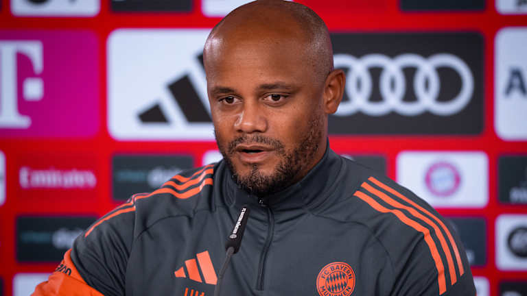 Vincent Kompany spricht im Pressetalk des FC Bayern vor dem Heimspiel gegen den Hamburger SV.