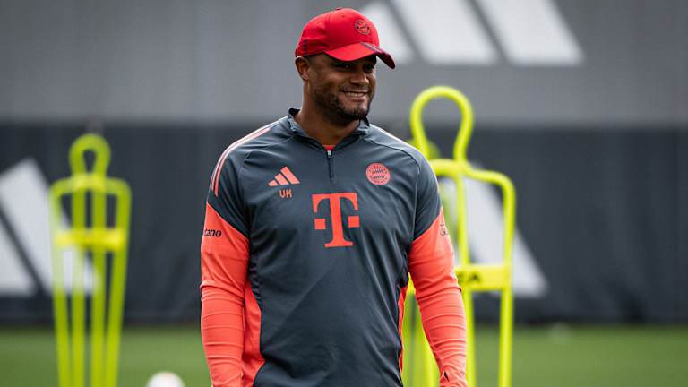 A smiling Vincent Kompany at FC Bayern training