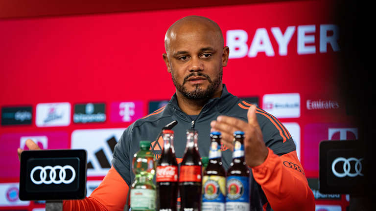 Vincent Kompany y Max Eberl en la rueda de prensa del FC Bayern sobre el partido en casa contra el Hoffenheim.