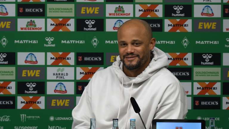 Vincent Kompany spricht auf der PK nach dem Bremen-Spiel