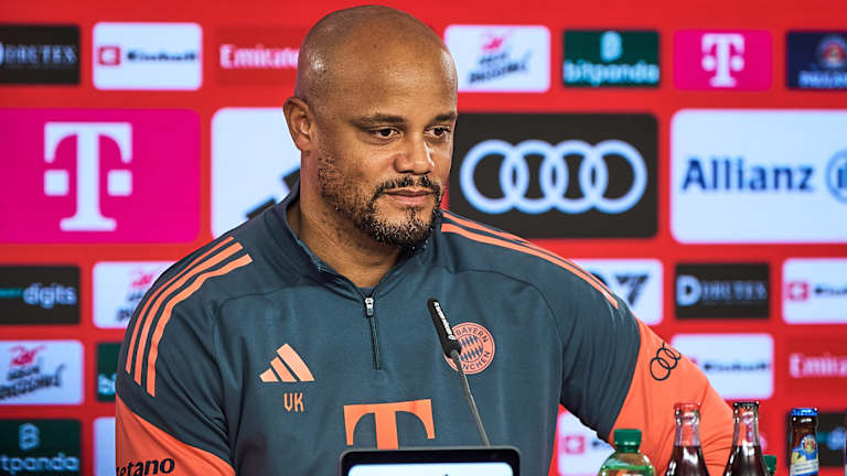 Vincent Kompany spricht im Pressetalk des FC Bayern vor dem Heimspiel gegen Gladbach