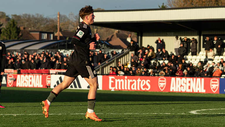Matosevic läuft im dritten Trikot des FC Bayern.
