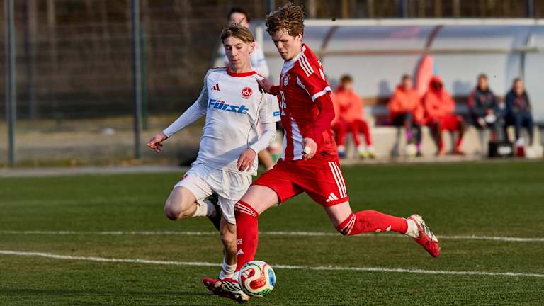 Philipp von Taube bei einem Schussversuch.