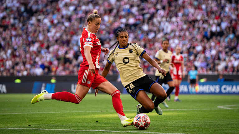 Giulia Gwinn beim Schussversuch.
