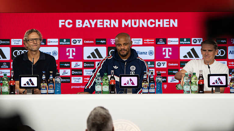 Pressetalk des FC Bayern vor Schalke-Spiel mit Dieter Nickles, Vincent Kompany und Christoph Freund