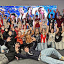 Teens bei der Watch Party im Museum