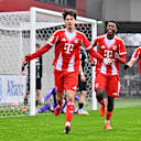 Spielszene aus dem Heimspiel der FC Bayern U19 in der Hauptrunde der U19-DFB-Nachwuchsliga gegen Hannover 96.