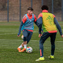 Michael Matosevic führt den Ball am Fuß.