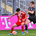 Deniz Ofli behauptet den Ball vor seinem Gegenspieler.